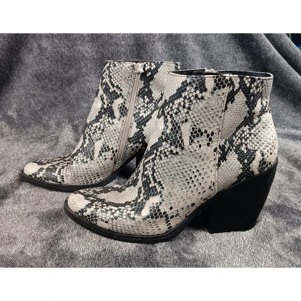 Madden Girl Snakeskin Print Ankle‎ Boots Black Heel Side Zip Size 9.5M
